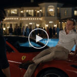 El Ferrari que no era suyo: humilló al joven equivocado frente a todos